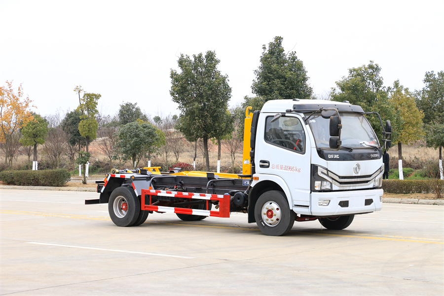 6方勾臂垃圾車-東風多利卡生活建筑垃圾6噸勾臂垃圾車廠家